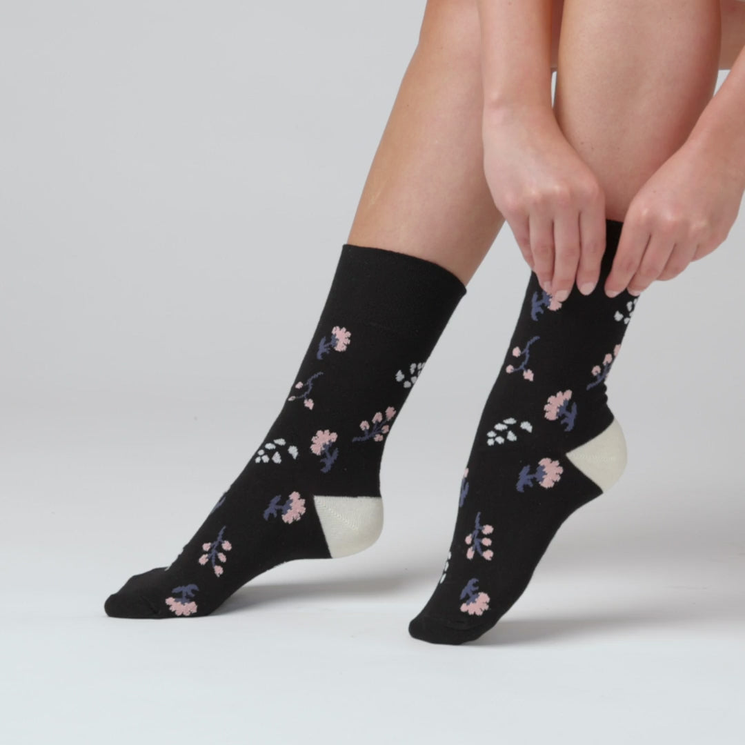 6 Pairs Ladies Cotton Socks - Floral Embrace