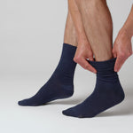 Load and play video in Gallery viewer, 6 Pairs Men&#39;s Nova Fine Stripe Cotton Socks - Navy/Denim
