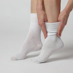 Load and play video in Gallery viewer, 3 Pairs Ladies Plain Cotton Socks - White
