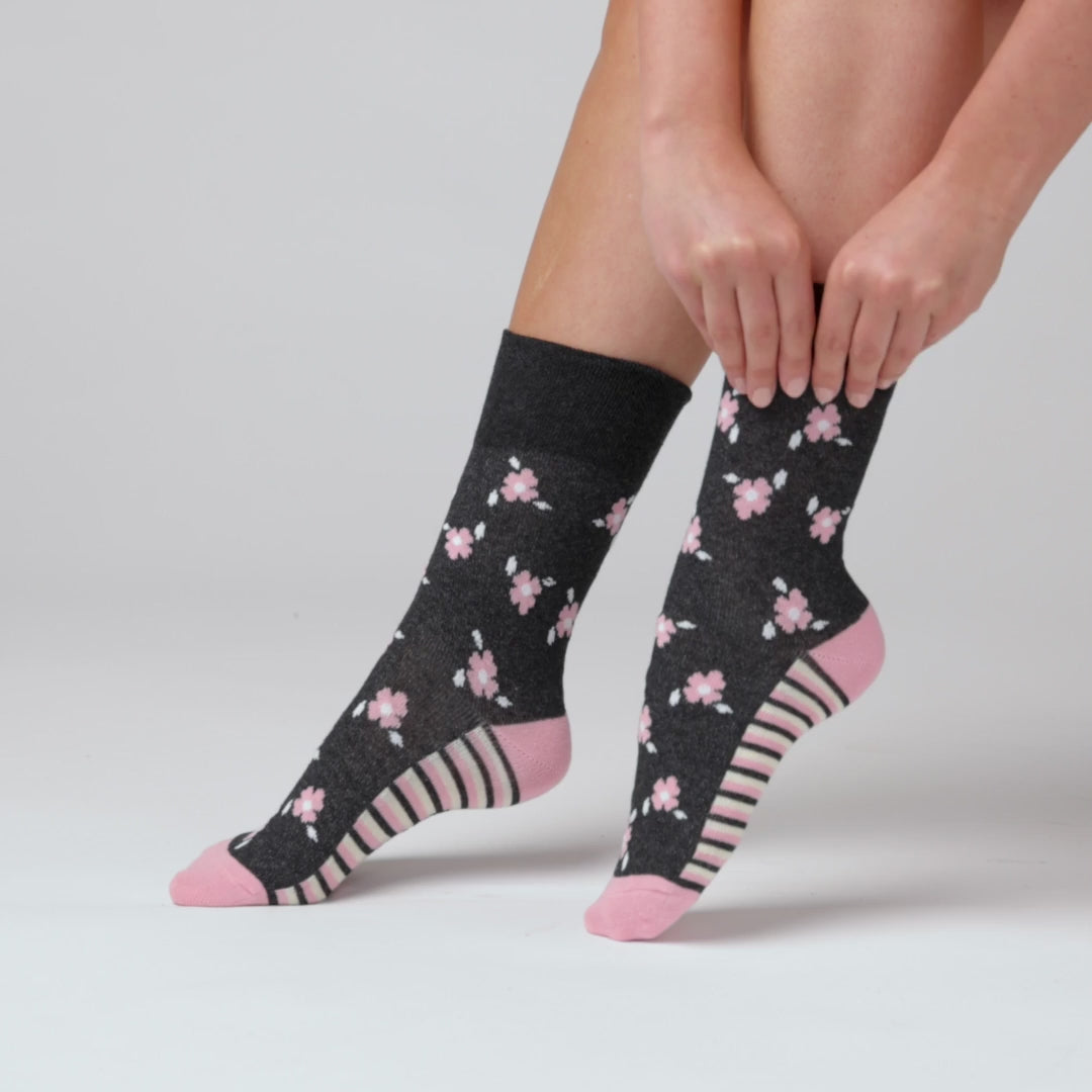 6 Pairs Ladies Cotton Socks - Floral Hybrid